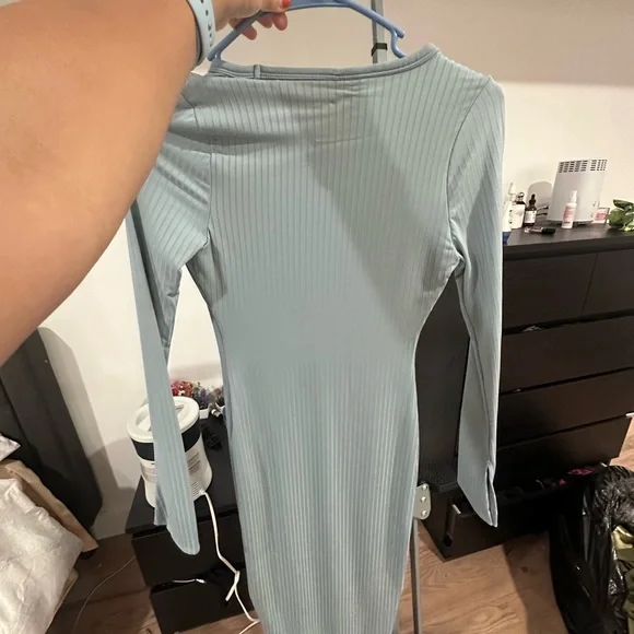 Elegant Blue Long Sleeve Dress - Picture 5 of 5